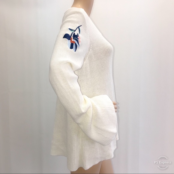 St. John’s Bay Floral Embroidered knit Sweater - Picture 4 of 8